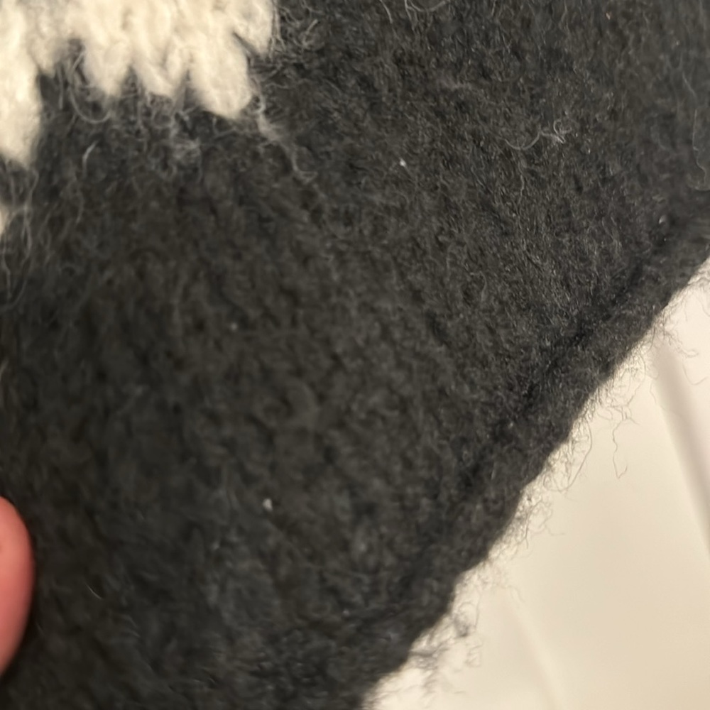 Free People sweater sized large - Picture 16 of 16
